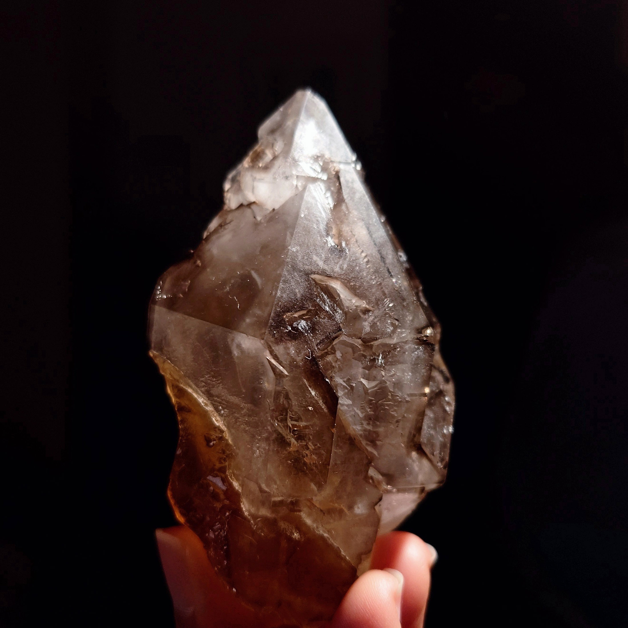 大師水晶 – 煙晶骨幹水晶 (eles-2432-1) | 175g