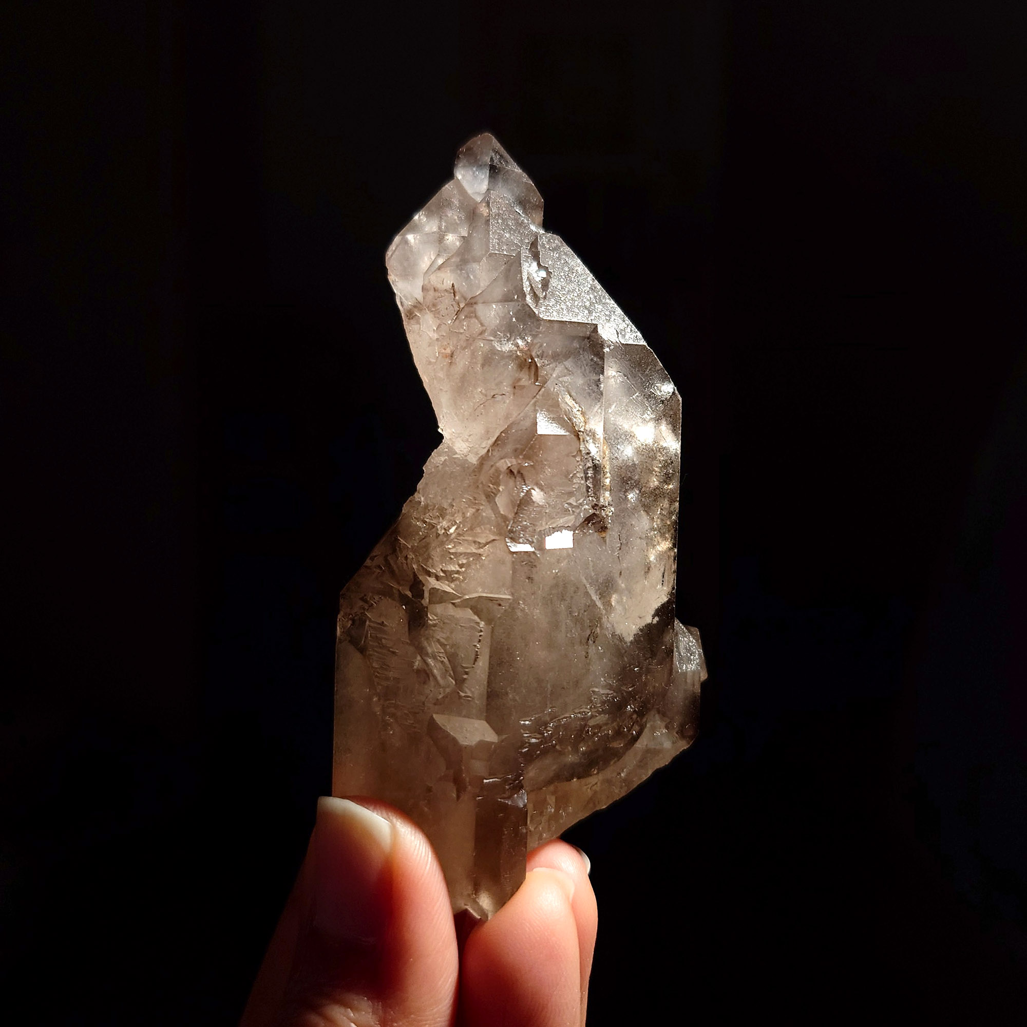大師水晶 – 煙晶骨幹水晶 (eles-2432-3) | 127g
